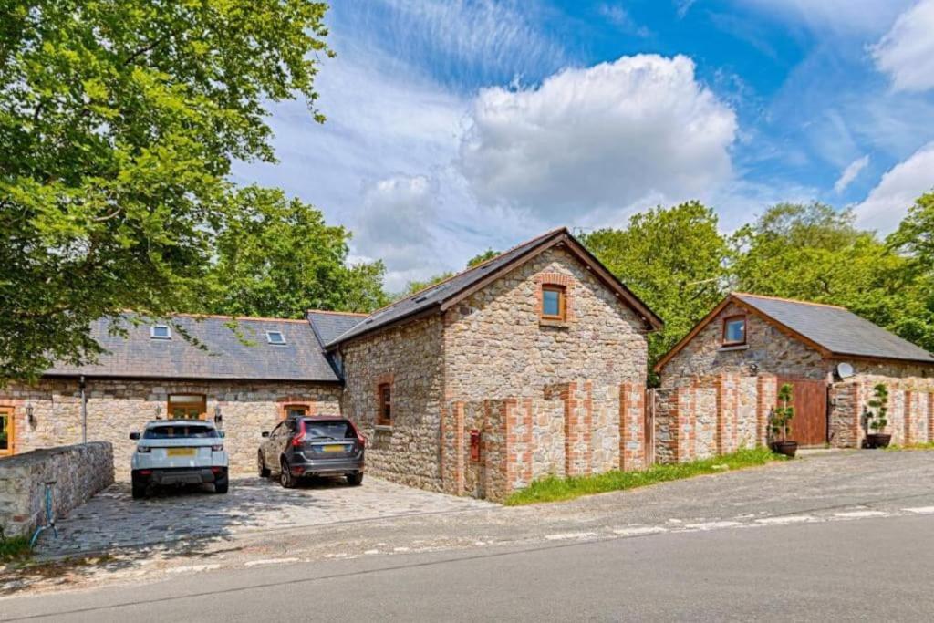 The Barn * Ammanford